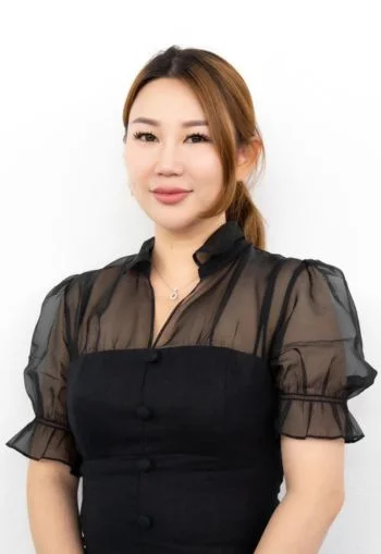 Photo of Laura